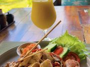 ランチはたくさんの種類からナシゴレンをチョイス
これでナシゴレンにハマりました