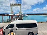 斎場御嶽と久高島へ渡る港への送迎もあるので、助かります。大きな荷物は車内で預かって貰えました。
