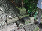 斎場御嶽では階段にある小さな石が重要な意味を持つこともあります