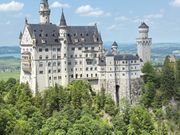 ノイシュバンシュタイン城とリンダーホフ城の外観