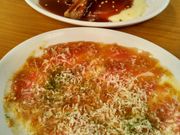 イベリコ豚のカルパッチョ（手前）