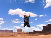 モニュメントバレーでジャンプ