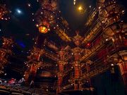 圧巻の舞台装置！