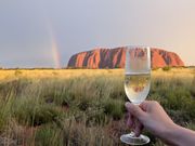 雨上がりの虹とエアーズロック