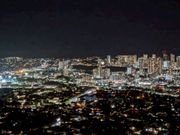 世界三大夜景に負けず劣らず、綺麗です