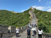 万里の長城、男坂より女坂を眺めて