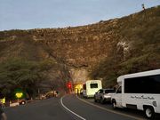 ダイヤモンドヘッドに続くトンネル