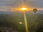 気球から見る朝日