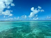 車窓からの伊良部大橋ブルー