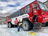 巨大な雪上車
