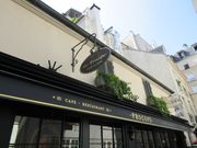 通り抜けた通りの老舗CAFE