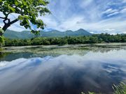 湖面に映る知床連山