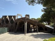 コロニ・グエル教会・・未完成ですがガウディ作品の中でも素晴らしいと感じました