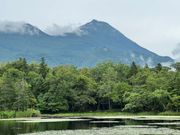 ようやく顔を出した羅臼岳