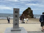 まずは稲佐の浜で海水を汲みます。
駐車場端にトイレがありますのでお手洗いも済ませておきましょうねー。
