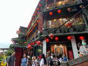 夜景で混む前にガイドさんがフォトスポットを案内