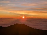 マウナケア山頂からの日の出