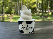 ふらのチーズ工房内にあるアイスミルク工房で購入できる｢チーズソフト&ジェラート｣