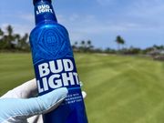 クラブハウスではアルコールの販売もしているのでパスポート忘れずに！