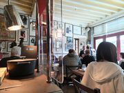 ラ・メール・プラール店内