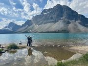水辺に私達の姿が映るようにガイドさんが撮ってくれました。