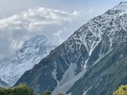 奥に見えるのがマウントクック