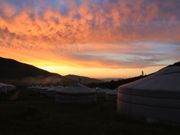 ゲルから見た朝日