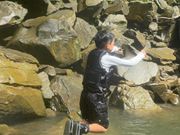 8歳も滝つぼにダイブ！