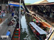 水上マーケット