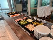 昼食のビュッフェ