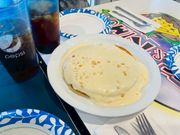 BOOTS &KiMOSのマカデミアナッツソースのパンケーキ