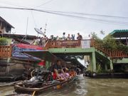 水上マーケットへの移動