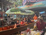 水上マーケット