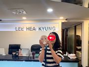 施術後に自分の石膏パックと写真撮影