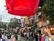 スタッフが火をつけてくれて、自分らはタイミングよく手を離すだけ！