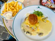 ガイドさんオススメのレストランで夕食