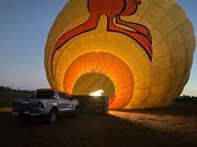 到着すると気球をバーナーで膨らまし始めていて、ドキドキワクワク♡