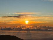 雲海の下からの日の出