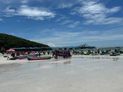 賑わいのあるラン島