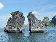 ハロン湾の象徴の岩