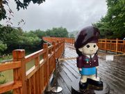 自由の橋　
韓国側の捕虜が北朝鮮から帰還した際に通った橋、今は手前から眺める形