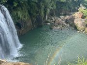 ちょうど雨上がりで虹が出ていました！