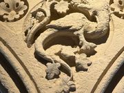 ガイドさんが用意してくれるミニゲームで探すブドウを食べるドラゴン