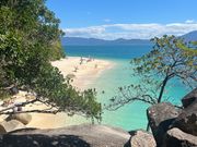 ヌーディービーチ