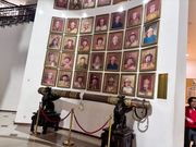 チンギスハーン騎馬像の中