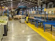 ツアーに参加しないと入れない工場