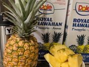 大きいパイナップルを１人１つ(*^^*)
とっても美味しかったです！