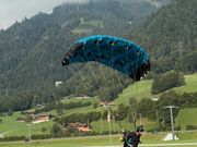 カメラマンの着地