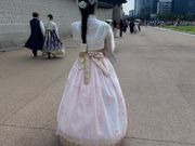 韓服を着て散策