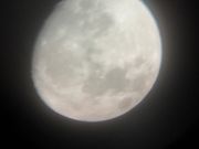 天体望遠鏡で月を見れました。